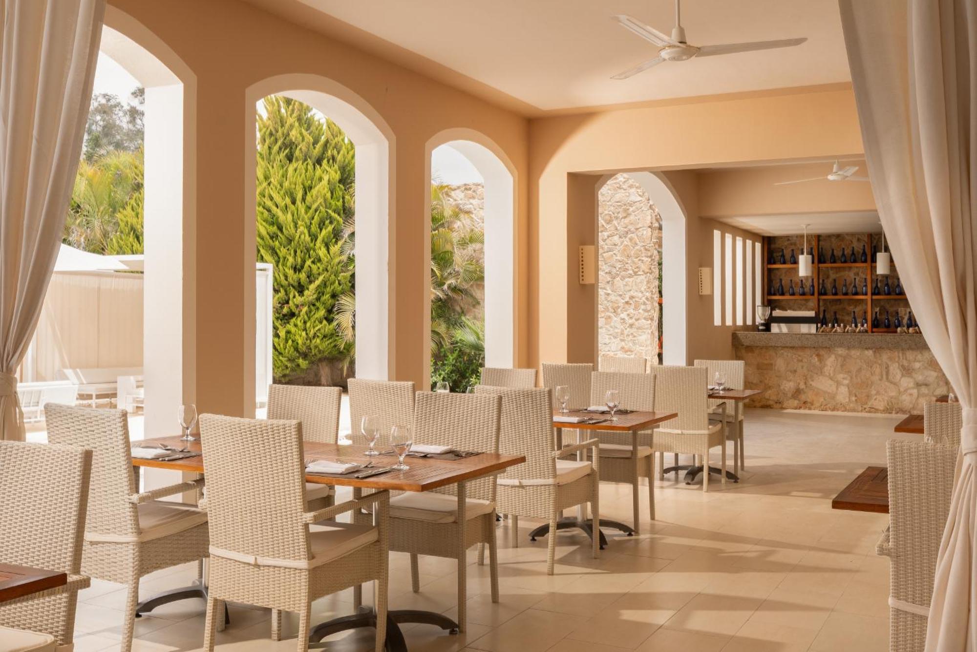 Jaz Neo Almazino, Almaza Bay Hotel Majid Abu Zayd ภายนอก รูปภาพ